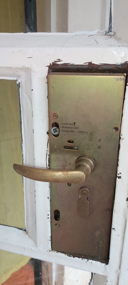 STEEL DOOR LOCK (BGA)