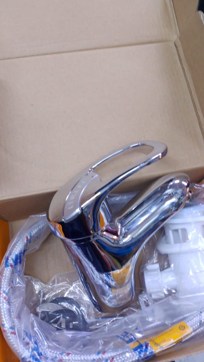 LIRLEE SINGLE HOLE MIXER TAP