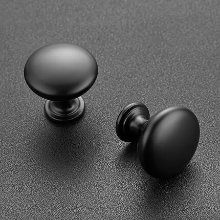 Cabinet Knobs and Pulls