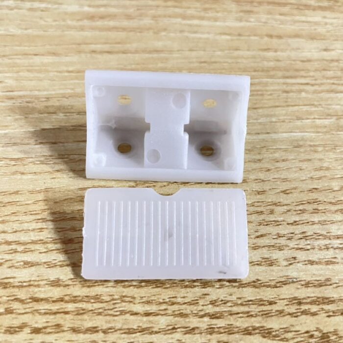 90 degree plastic corner brace