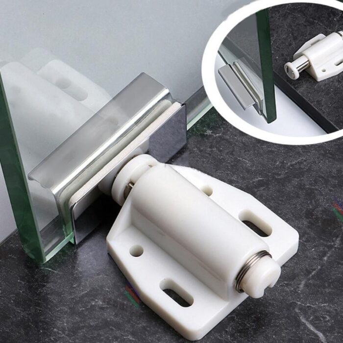 Single magnetic glass latch