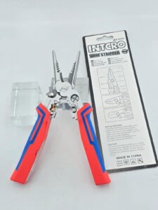 Multifunctional wire stripper 