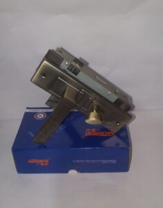 moment 5817 bathroom lock