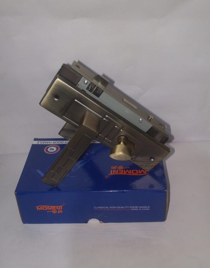 moment 5817 bathroom lock