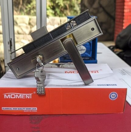 Heavy duty steel door lock - moment