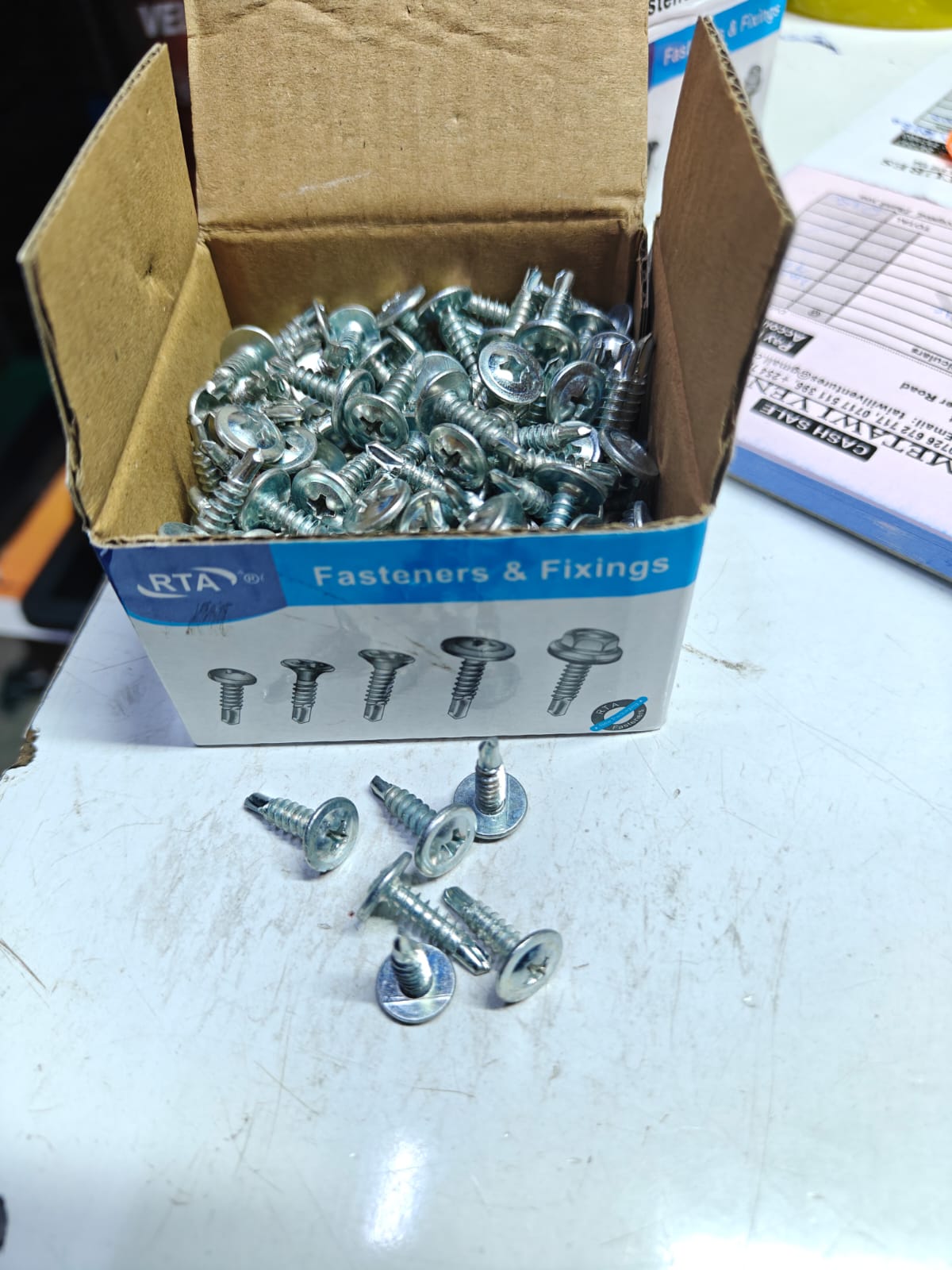 8 by 1/2 truss head screws 8 by 1/2 truss head screws