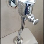 Urinal flash valve