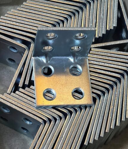 30 by 30 by 30 Angle bracket