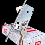 Union hook lock