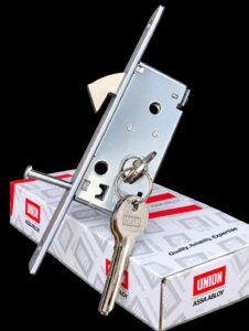 Union hook lock